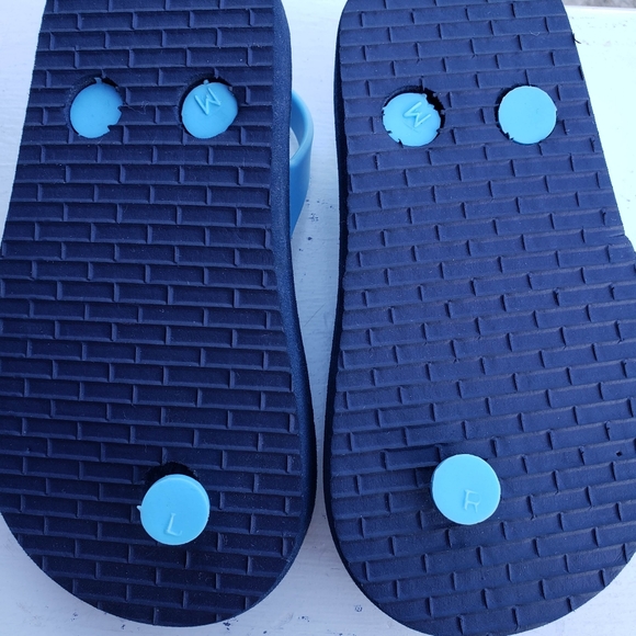 Mickey Mouse Flip Flops (medium 5-6 toddler) - Picture 2 of 2